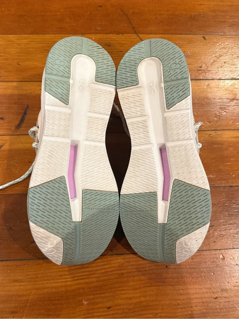 Women’s On Cloudeasy in the Fawn/Surf colorway US size 8.